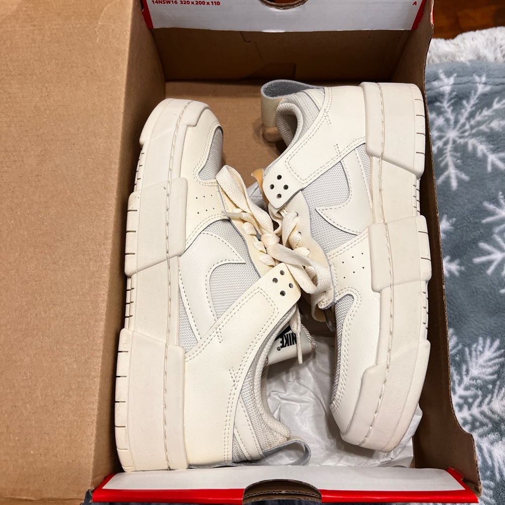 Nike Dunk Low Disrupt Coconut Milk Size 8 Women’s - Picture 1 of 9